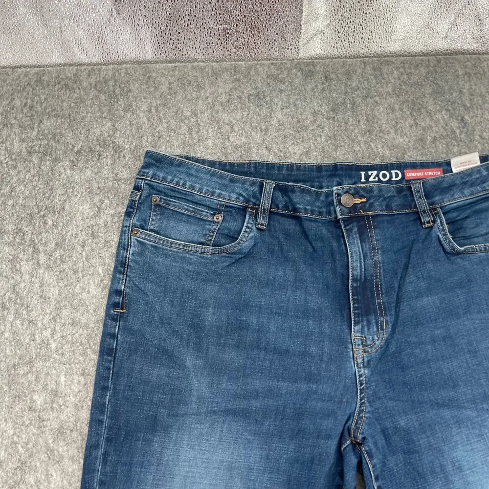 IZOD Jeans Mens 40x30 Comfort Stretch Straight Fit Medium Wash Blue Denim
